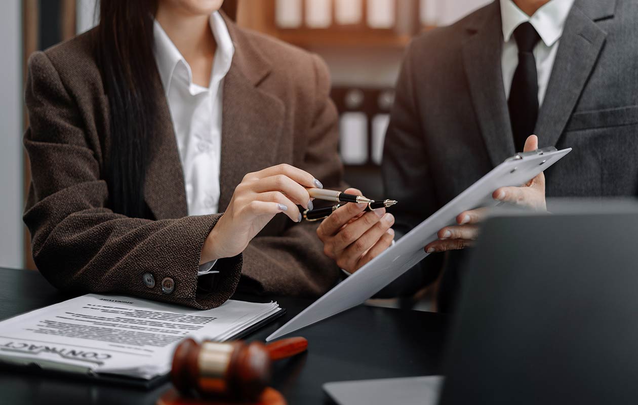 Legal Assistant Corporate Commercial banner image